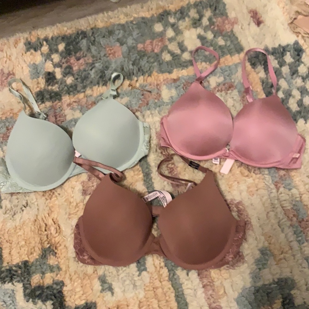 Victoria secret set of three bras two brand new